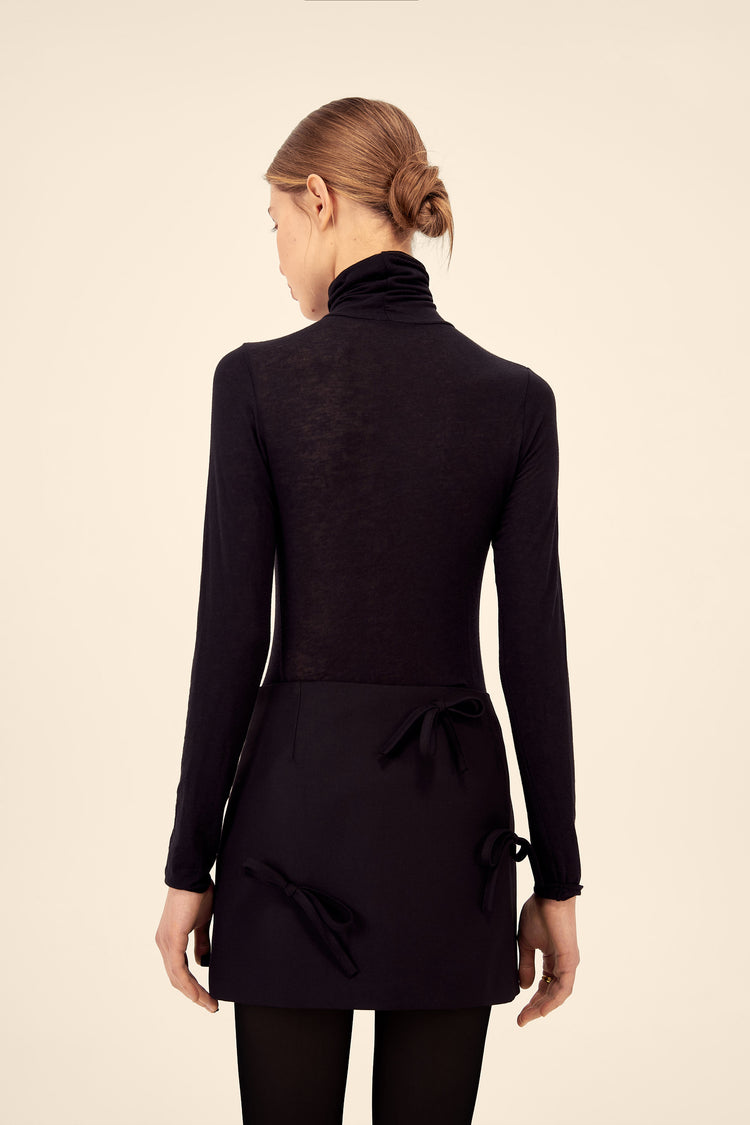 Mini skirt (And a bow on the side), black