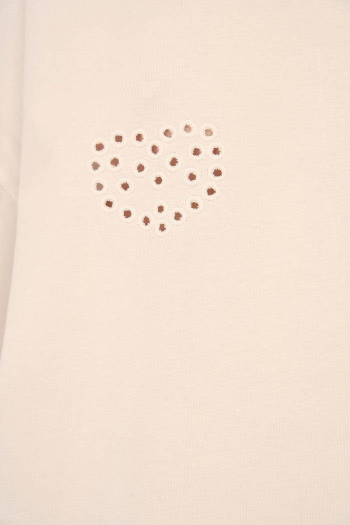 Bulky t-shirt (Breaking hearts), milky white