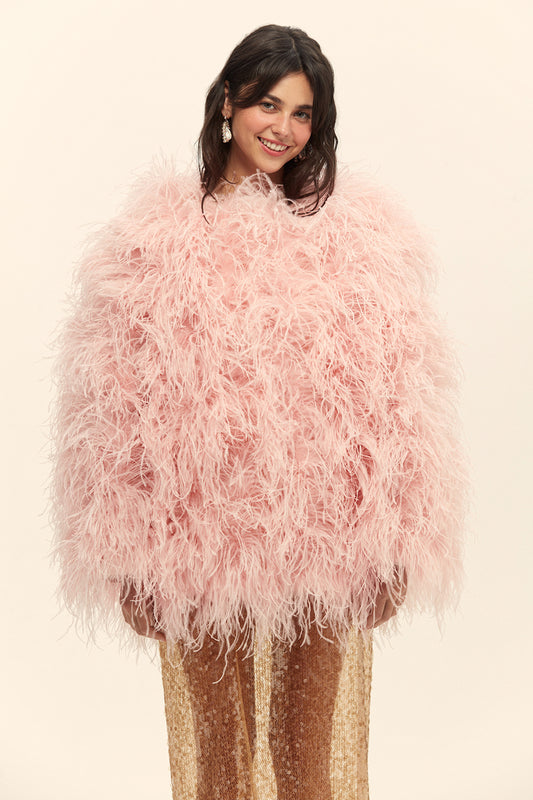 Short feather coat ((Wigged wonder)), pink